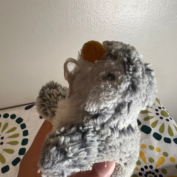 RaZ-Buddy Penguin Animal Pacifier Holder : Animal Baby Pacifier Holder - Picture 2 of 4